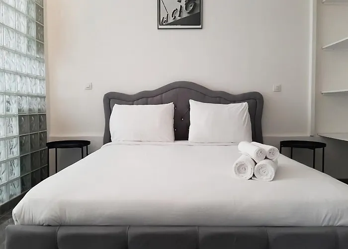 Sweet Apartment In Paris Montmartre